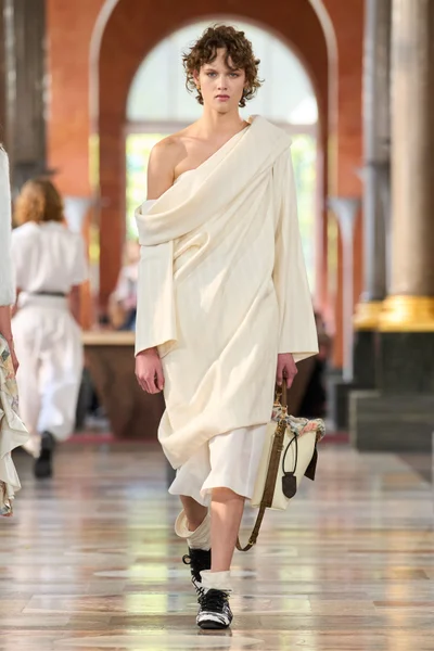 Look 22